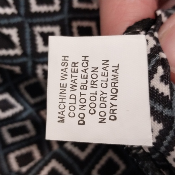 Jon & Anna long sleeve blouse, size M black with diamond pattern print, NWT - Picture 4 of 8